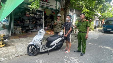 Công an phường Hương Trà bắt đối tượng trộm cắp xe máy chỉ sau 6 giờ gây án