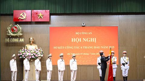 Lực lượng Công an nhân dân gương mẫu, đi đầu thực hiện các chủ trương của Đảng