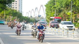 Ghi nhận trên một số tuyến đường Thủ đô mới đặt dải phân cách