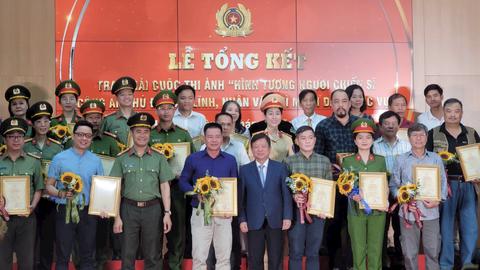 28 tác phẩm đoạt giải cuộc thi ảnh về hình tượng Công an Thủ đô