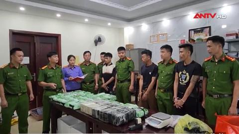 Bao vây xe ô tô, bắt lượng ma túy rất lớn