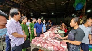 Khẩn trương giải tỏa chợ tạm Phùng Khoang sau vụ lợn bệnh