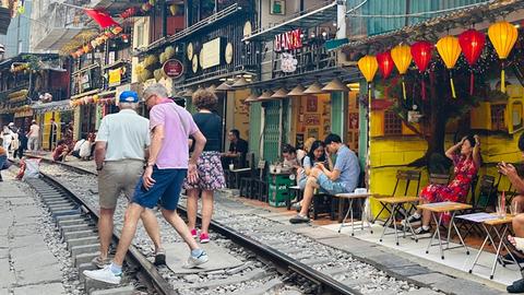 Cà phê đường tàu: Không đánh đổi an toàn bằng trải nghiệm mạo hiểm 