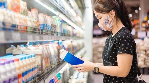 Người tiêu dùng thắt chặt chi tiêu khi giá cả tăng cao