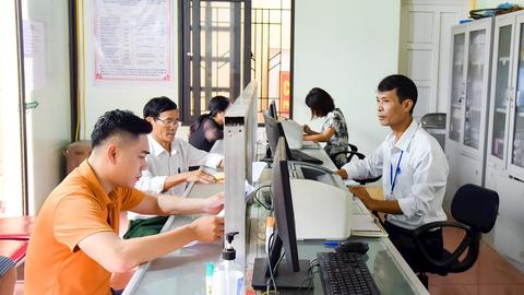 Cầu nối gắn kết chính quyền xã, phường với nhân dân