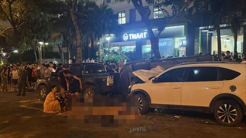 Tạm giữ tài xế ô tô trong vụ tai nạn liên hoàn ở Dương Nội