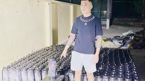 Biên phòng Hoành Mô bắt vụ vận chuyển khí cười số lượng lớn