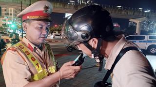 CSGT Hà Nội tăng cường mật phục phát hiện tài xế vi phạm nồng độ cồn