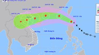 Bão đổi hướng đi vào Biển Đông và mạnh thêm