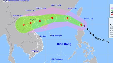 Bão đổi hướng đi vào Biển Đông và mạnh thêm