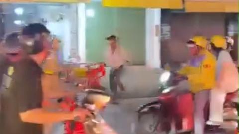 Bị kiểm tra nồng độ cồn, người đàn ông tấn công CSGT