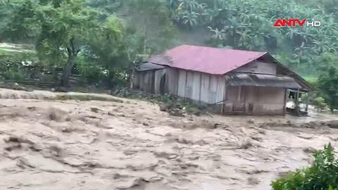 Lũ quét cuốn trôi nhà dân ở xã Nhôn Mai, Nghệ An