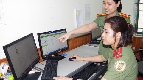 Ứng dụng chuyển đổi số, nâng cao hiệu lực, hiệu quả quản lý xuất nhập cảnh