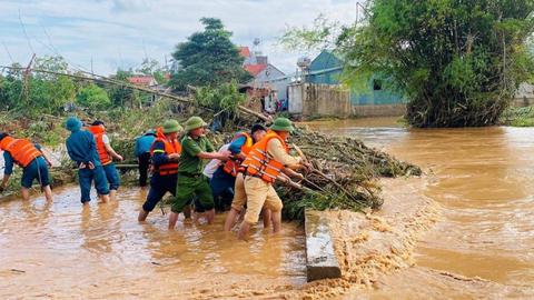 Lũ về trong đêm, người dân Con Cuông không kịp trở tay