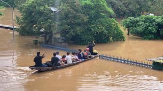 Nghệ An: Nhiều điểm trường học, trạm y tế bị chia cắt