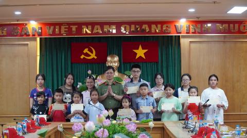 Gặp mặt đoàn các cháu là con liệt sĩ, thương binh CAND đi tham quan nghỉ dưỡng 