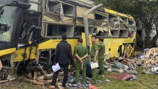 Hà Tĩnh: Lật xe khách khiến 9 người tử vong, nhiều người bị thương