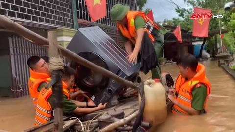 Cấp điện trở lại cho hơn 83.000 khách hàng vùng lũ Nghệ An