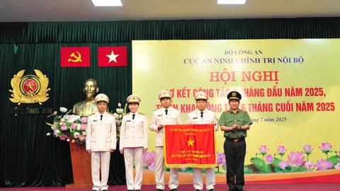 Bảo vệ vững chắc an ninh chính trị nội bộ