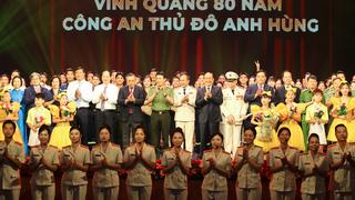Vinh quang 80 năm Công an Thủ đô Anh hùng