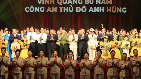 Vinh quang 80 năm Công an Thủ đô Anh hùng