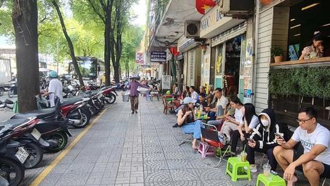 TP.HCM dừng thu phí vỉa hè, xây dựng đề án quản lý mới
