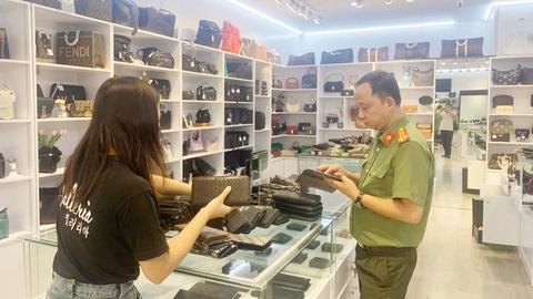 Phát hiện hàng nghìn sản phẩm giả thương hiệu lớn