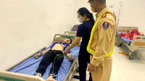 CSGT Lâm Đồng kịp thời đưa người bị đau tim đi cấp cứu