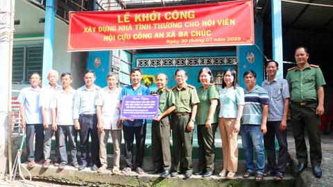 Hỗ trợ sửa chữa nhà cho hội viên Hội Cựu Công an nhân dân