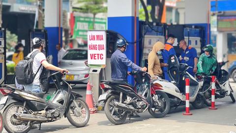Giá dầu hỏa và diesel giảm, hai mặt hàng xăng tiếp tục tăng nhẹ