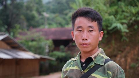 Đề nghị tặng Huân chương Lao động hạng Nhất cho Trưởng bản cứu dân thoát lũ