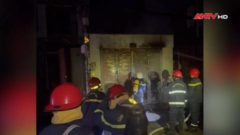 Cháy nhà, 3 người thoát nạn khẩn cấp qua ban công
