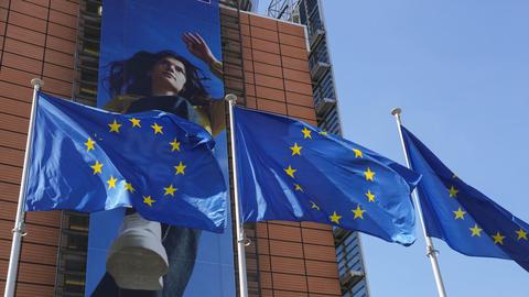 EU lần đầu bảo lãnh cho Ukraine vay 500 triệu euro