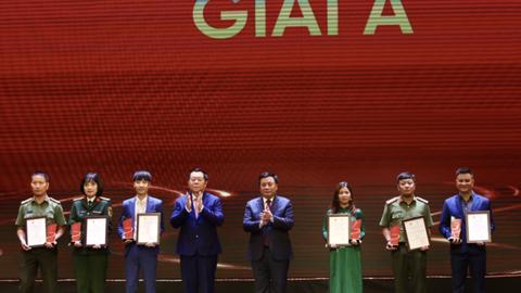 Tôn vinh các nhà báo “Tâm son, bút sắc”