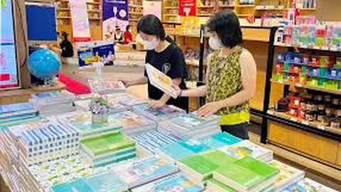 Sôi động thị trường đồ dùng học tập trước thềm năm học mới