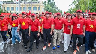 Tự hào “Cùng Việt Nam tiến bước”