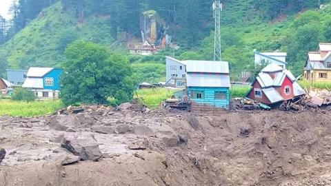 Hàng trăm người thiệt mạng và mất tích do lũ quét tại Ấn Độ và Pakistan