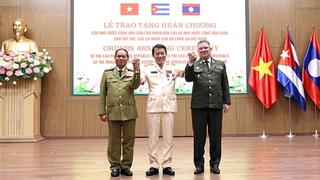 Lễ trao Huân chương của Nhà nước CHDCND Lào và Nhà nước Cộng hòa CuBa tặng tập thể, cá nhân Bộ Công an Việt Nam