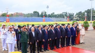 Lãnh đạo Đảng, Nhà nước vào Lăng viếng Chủ tịch Hồ Chí Minh nhân kỷ niệm 80 năm Ngày truyền thống Công an nhân dân