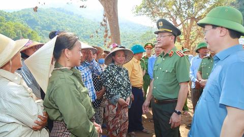 Cao điểm xây dựng nhà, trường học hỗ trợ người dân vùng lũ tỉnh Nghệ An