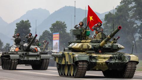 Dàn khí tài hiện đại tham gia diễu binh A80