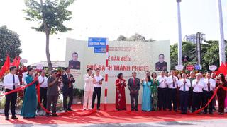 Gắn biển tên phố Lê Giản và phố Bạch Thành Phong