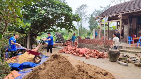 Hỗ trợ người dân hoàn thiện thủ tục pháp lý trước khi xây dựng nhà ở