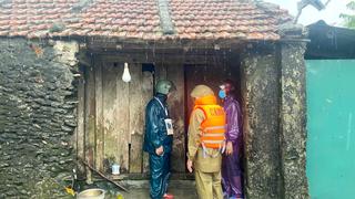 Lực lượng Công an xuyên đêm khắc phục hậu quả sau bão 