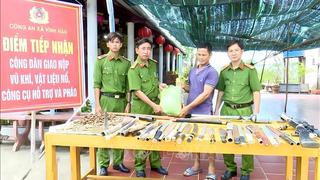  Mỗi người dân là một tuyên truyền viên trong vận động thu hồi vũ khí