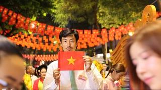 Tự hào Việt Nam – Nhuộm đỏ không gian mạng