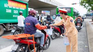 Cảnh sát giao thông Đồng Nai “Tiếp sức người dân - Vui Tết Độc lập” 