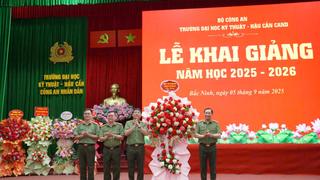 Đại học Kỹ thuật - Hậu cần CAND khai giảng năm học mới 