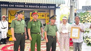 Tiếc thương người chiến sĩ Công an hy sinh khi làm nhiệm vụ