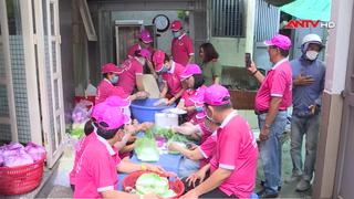 Bữa cơm nghĩa tình với bệnh nhân nghèo
